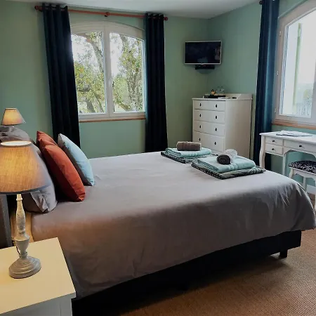 Bed & Breakfast D'hotes Coursaint-pierre 3*