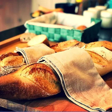 D'hotes Coursaint-pierre Bed & Breakfast 3*